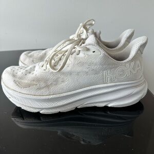 HOKA Clifton 9 Women’s White Running Shoes